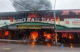 Cơ bản khống chế được đám cháy lớn tại chợ Tam Bạc, Hải Phòng 