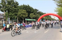 Sôi nổi Giải đua xe đạp thanh niên Bắc Ninh &#39;Hành trình di sản&#39; lần thứ I