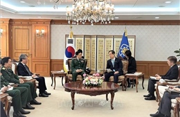 Bộ trưởng Bộ Quốc phòng Phan Văn Giang tiếp kiến Thủ tướng Hàn Quốc