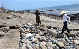 Sớm khắc phục hư hỏng kè biển Cẩm Nhượng (Hà Tĩnh)