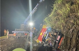 Các nạn nhân trong vụ lật xe khách trên cao tốc La Sơn - Túy Loan được hỗ trợ, chăm sóc kịp thời