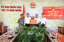 Tiếp nhận 3.000 cây dừa giống do thị xã Hoài Nhơn trao tặng