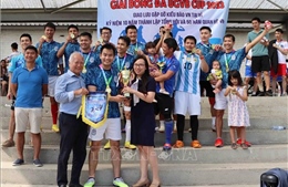 Sôi nổi giải bóng đá cộng đồng mừng 50 năm quan hệ ngoại giao Việt Nam - Bỉ