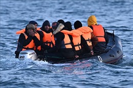 Nhiều người thiệt mạng trong các vụ chìm thuyền ở Eo biển Manche và Tunisia