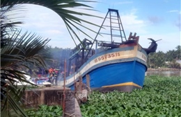 Kiên Giang: Dập tắt vụ cháy tàu cá khi đang neo đậu