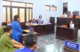 Vụ án 3 con gái đốt nhà mẹ đẻ ở Hưng Yên: Tuyên phạt người con gái út 22 năm 6 tháng tù