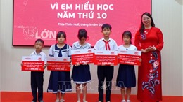 Thừa Thiên – Huế: 420 học sinh nhận học bổng &#39;Vì em hiếu học&#39;