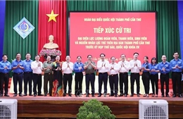 Thủ tướng Phạm Minh Chính tiếp xúc cử tri trẻ thành phố Cần Thơ 
