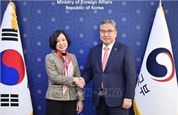 Tổng Giám đốc TTXVN gặp Bộ trưởng Ngoại giao Hàn Quốc