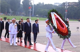 Tổng Bí thư, Chủ tịch nước Trung Quốc Tập Cận Bình vào Lăng viếng Chủ tịch Hồ Chí Minh
