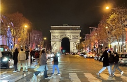 Nước Pháp đón năm mới trong đồng thuận, lạc quan và hy vọng
