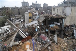 Lực lượng Israel tiếp tục không kích Dải Gaza