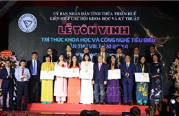 Tôn vinh 15  trí thức Khoa học và Công nghệ tiêu biểu