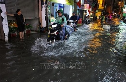 Hà Nội: Các điểm ngập úng rút hết nước, phương tiện di chuyển bình thường