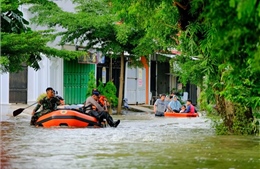 Lũ lụt ở Indonesia nhấn chìm hàng nghìn ngôi nhà