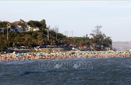 Biển Phan Thiết (Bình Thuận) đông nghịt du khách