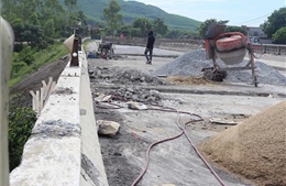 Khẩn trương sửa chữa cầu trọng yếu trên Quốc lộ 1A