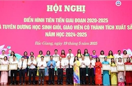 Nhân rộng gương điển hình tiên tiến, lan tỏa các phong trào thi đua