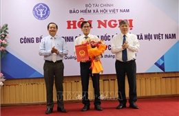 Công bố các quyết định về cán bộ với Bảo hiểm xã hội khu vực XXI