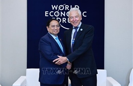 Thủ tướng Phạm Minh Chính gặp Chủ tịch lâm thời WEF Peter Brabeck-Letmathe