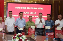 Trưởng ban Tổ chức Trung ương Lê Minh Hưng thăm gia đình chính sách, người có công với cách mạng tại Hà Tĩnh