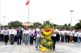 Thanh niên, sinh viên kiều bào tri ân Chủ tịch Hồ Chí Minh và các anh hùng liệt sỹ