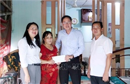 Động viên các gia đình bị ảnh hưởng bởi bão số 3 tại TP Hồ Chí Minh