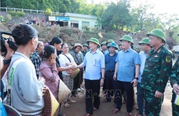 Phó Thủ tướng Hồ Đức Phớc thăm hỏi nhân dân và chỉ đạo khắc phục hậu quả mưa lũ tại Nghệ An