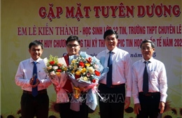 Tuyên dương học sinh giành Huy chương Vàng Olympic Tin học quốc tế