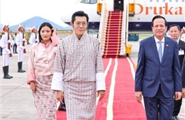 Quốc vương Bhutan và Hoàng hậu đến Hà Nội