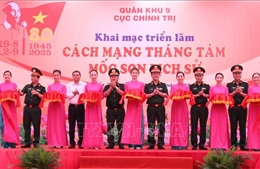Khai mạc triển lãm chuyên đề &#39;Cách mạng Tháng Tám - Mốc son lịch sử&#39;