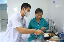 Ấm lòng những suất cơm nghĩa tình