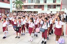 Học sinh Cuba hân hoan bước vào năm học mới