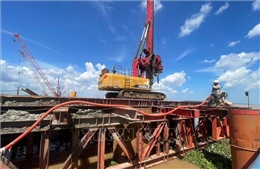 Tập trung nhân lực, thiết bị đảm bảo tiến độ Cầu Đại Ngãi trên Quốc lộ 60