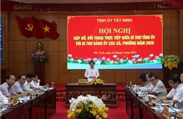 Người đứng đầu cấp ủy đối thoại trực tiếp để giải quyết vướng mắc từ cơ sở