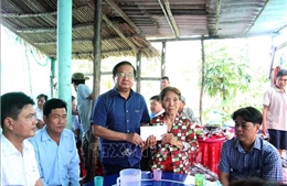 Cà Mau: Hỗ trợ, động viên gia đình bé gái tử vong do điện giật