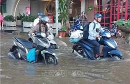 Sáng 2/10, Hà Nội vẫn còn nhiều điểm ngập úng 