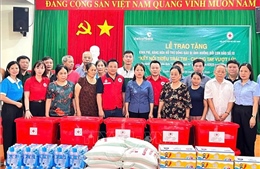 Cứu trợ khẩn cấp người dân bị ảnh hưởng bởi bão số 11