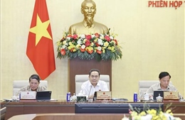 Thông qua một số nghị quyết liên quan đến công tác nhân sự HĐND các cấp