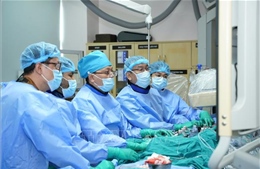 Thay van động mạch chủ qua ống thông - bước tiến quan trọng trong điều trị bệnh lý van tim