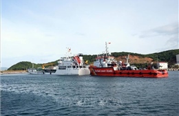 Cảnh sát biển Việt Nam kiểm tra việc phòng, chống bão số 13