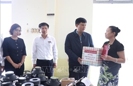 Agribank kịp thời hỗ trợ khách hàng thành phố Huế bị thiệt hại do lũ lớn