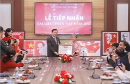 Tiếp nhận những tài liệu, hiện vật quý về Chủ tịch Hồ Chí Minh