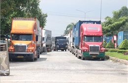 Chấn chỉnh tình trạng dừng đỗ xe gây ùn tắc trên Quốc lộ 62