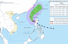 Bão số 14 đổi hướng, di chuyển chậm hơn và hướng về khu vực Bắc Biển Đông