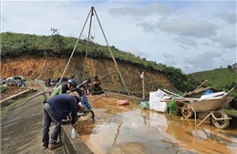 Bắt đầu khoan phụt chống thấm để xử lý sự cố nứt đập ở hồ thủy lợi Cay An