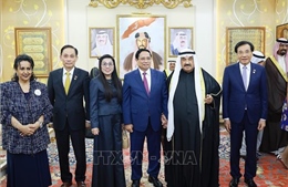 Thủ trướng Phạm Minh Chính thăm nguyên Thủ tướng Kuwait Sheikh Nasser Al-Mohammed Al-Jaber Al-Sabah
