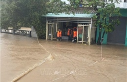 Các hồ chứa thủy điện ở Đắk Lắk đồng loạt điều tiết nước qua tràn