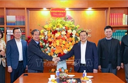 Ban Tuyên giáo và Dân vận Trung ương chúc mừng Bộ Giáo dục và Đào tạo