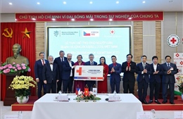 Chủ tịch Thượng viện Quốc hội Cộng hòa Séc làm việc với Hội Chữ thập đỏ Việt Nam